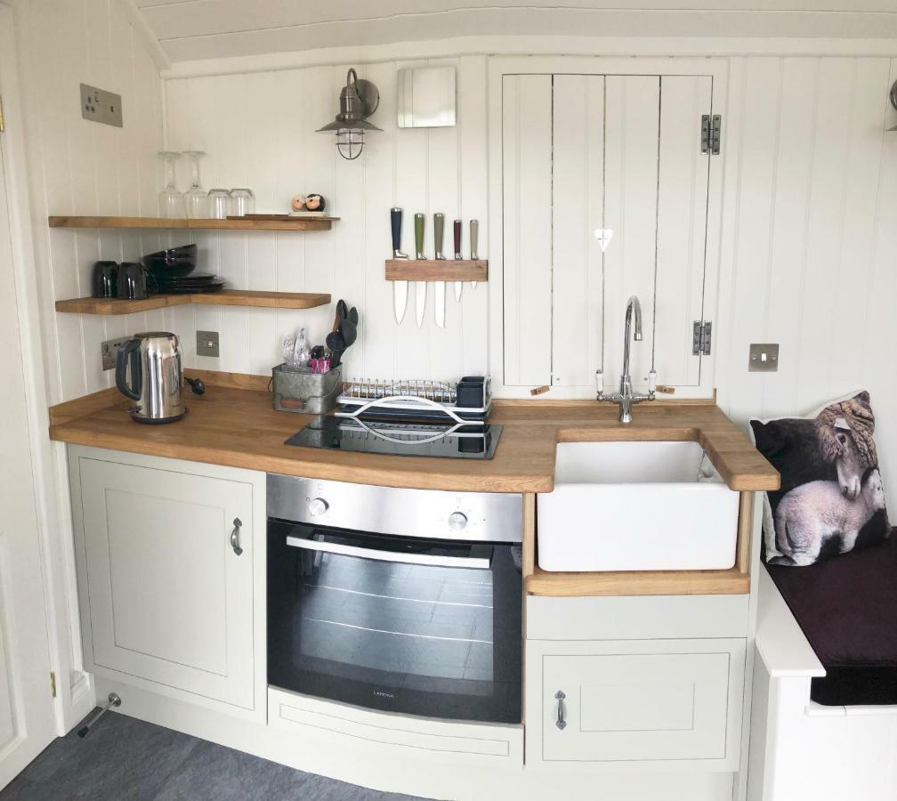 The Shepherds Hut Lonmore Exterior foto